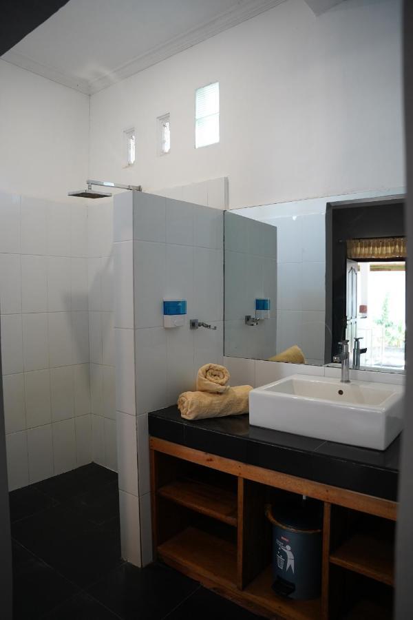 Rasti 2 Homestay Kuta  Экстерьер фото